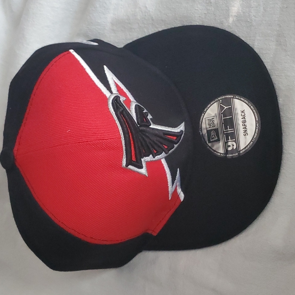 Falcons red and black snapback